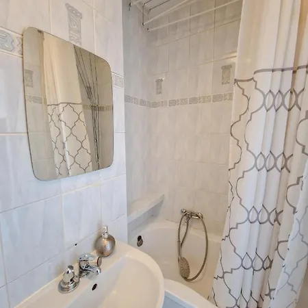 Wifi-good Localisation- Fundamentowa 49/51 M.69 Hotel *